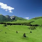 Отель Western Adige