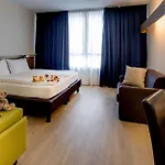 Western Adige Отель Тренто