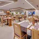 Отель Western Adige 4*