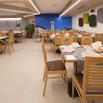 Western Adige Отель
