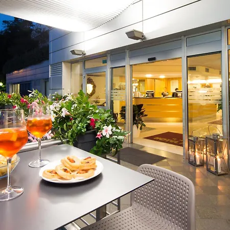 Western Adige Ξενοδοχείο 4*