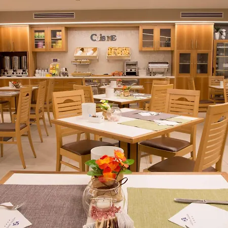 Western Adige Отель 4*
