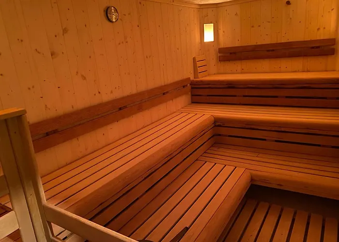 Western Adige Отель