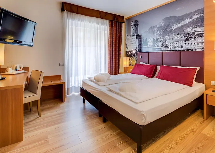 Western Adige Отель