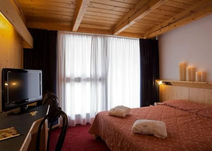 Отель Western Adige 4*