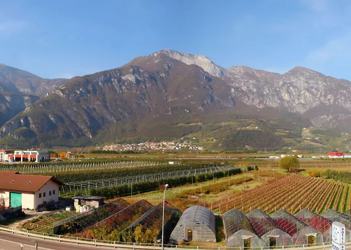 Western Adige Отель