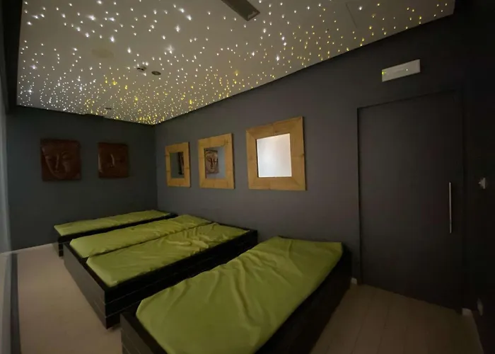 Отель Western Adige