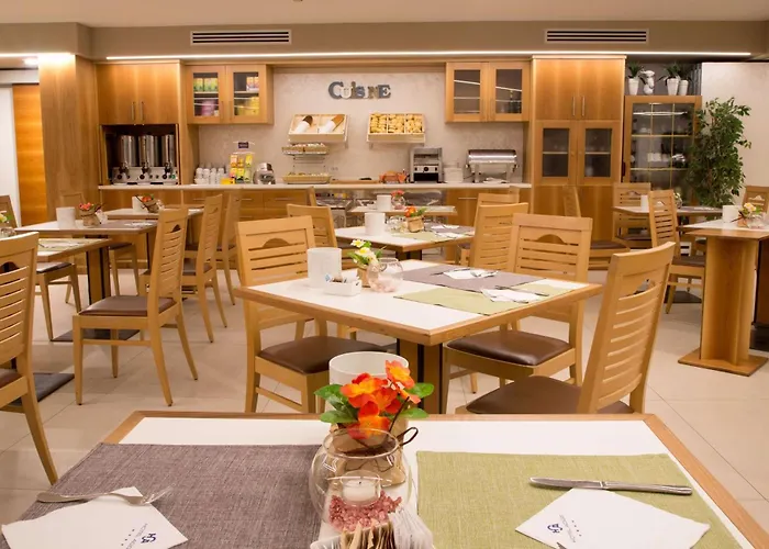 Western Adige Отель 4*